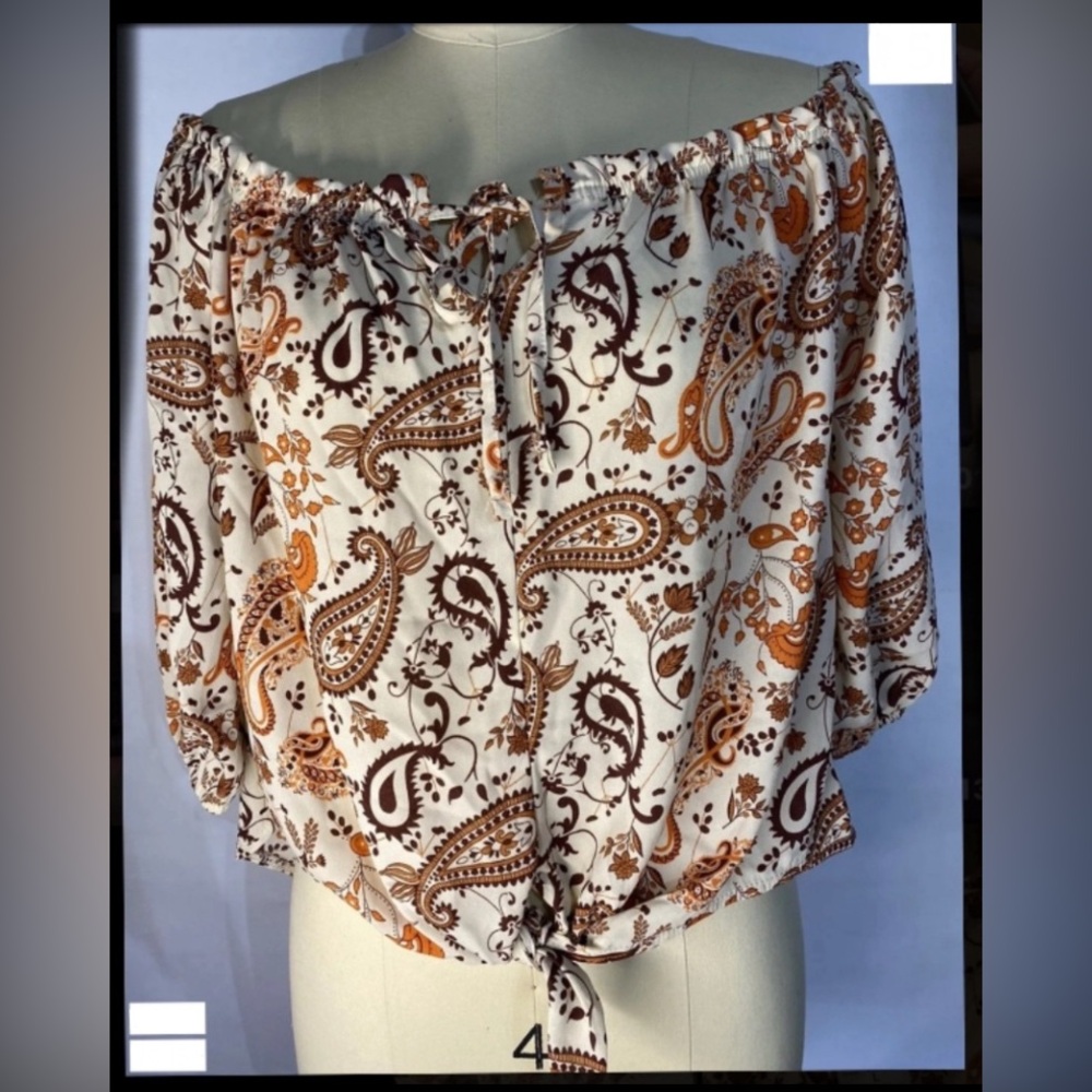 🐣  Off the Shoulder Paisley Blouse with a Naval Synch Tie ~ NWT